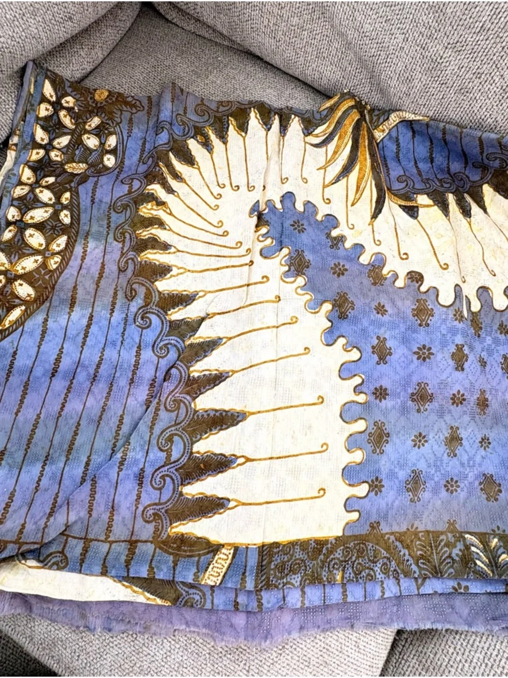 Brand New! Direct from Bali Stunning Krisna Blue & Gold Sarong Sarung
